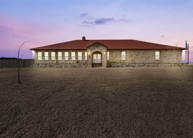Property at 1435 Morrison Dr, Glen Rose, TX 76043, 3 beds, 2.5 baths