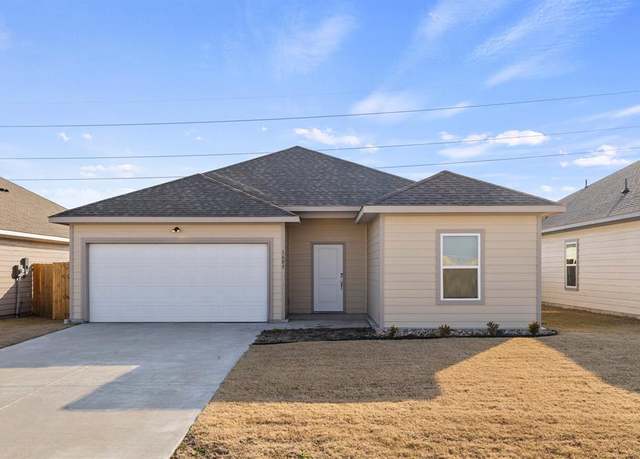 Property at 1605 Buchanan Dr, Greenville, TX 75401, 3 beds, 2 baths