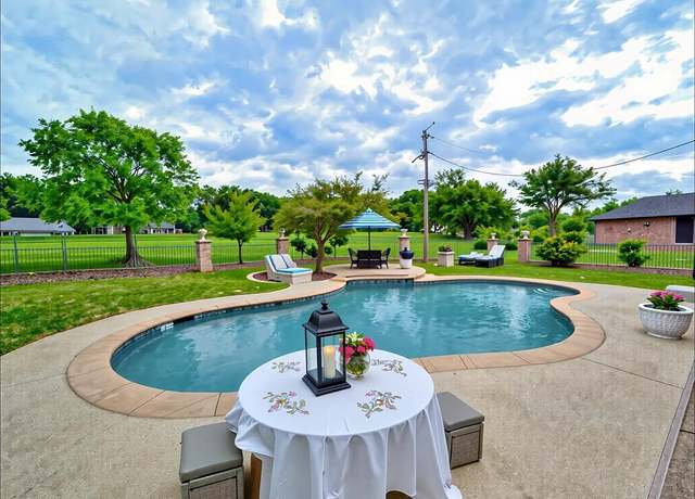 Property at 907 Red Oak Creek Dr, Ovilla, TX 75154, 4 beds, 4.5 baths