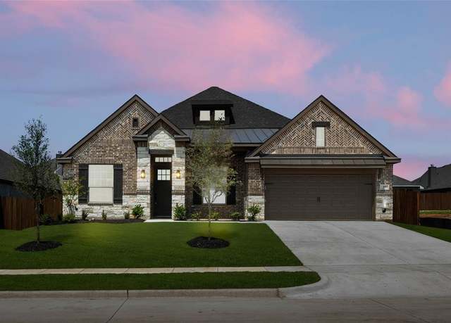 Property at 39 Magpie, Joshua, TX 76058, 3 beds, 2 baths