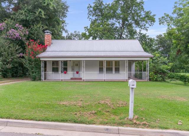 Property at 540 E Goshen St, Canton, TX 75103, 4 beds, 2 baths