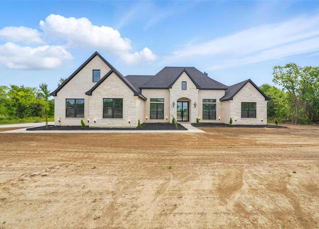 Property at 106 Turnberry Ln, Corsicana, TX 75110, 5 beds, 3.5 baths