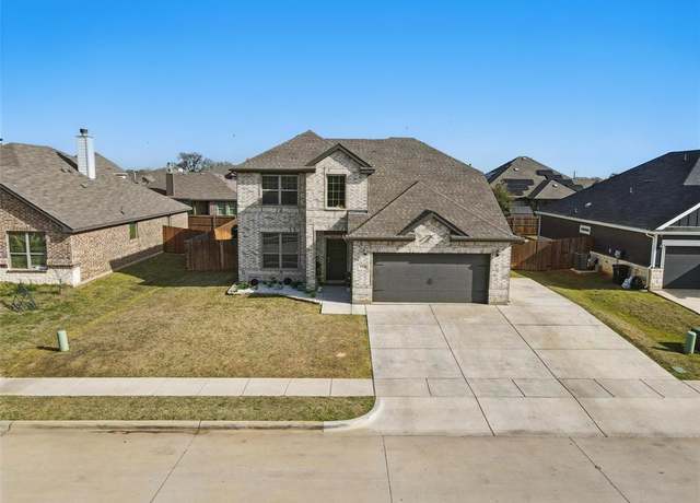 Property at 1469 Lakeview Dr, Pelican Bay, TX 76020, 4 beds, 2.5 baths