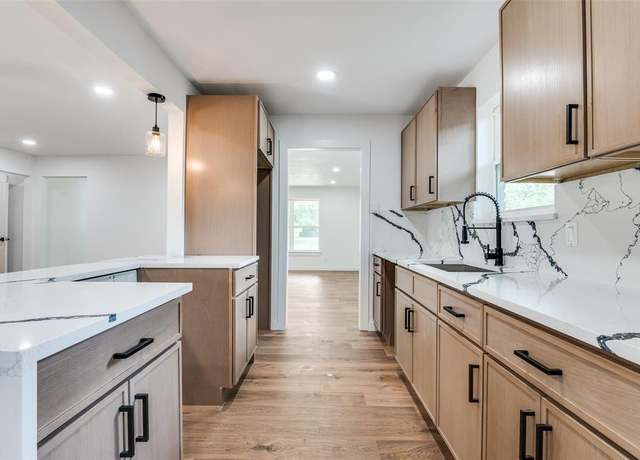 Property at 1515 Oak Meadows Dr, Dallas, TX 75232, 3 beds, 2.5 baths