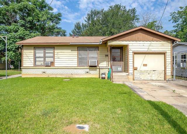 Property at 2824 Canton Dr, Fort Worth, TX 76112, 2 beds, 2 baths