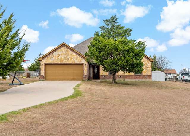 Property at 8413 Kelly Ln, Alvarado, TX 76009, 4 beds, 2 baths