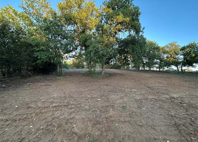 Property at 1400 Hess Rd, Mineral Wells, TX 76067, 3 beds, 2 baths