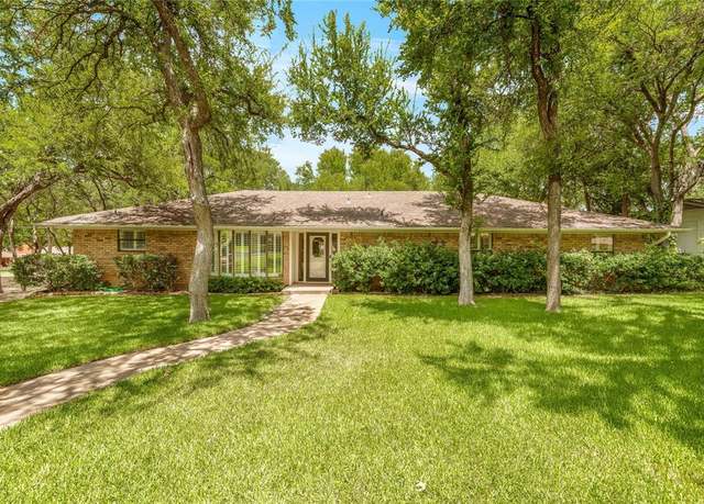 Property at 925 Kintner, Graham, TX 76450, 3 beds, 2.5 baths