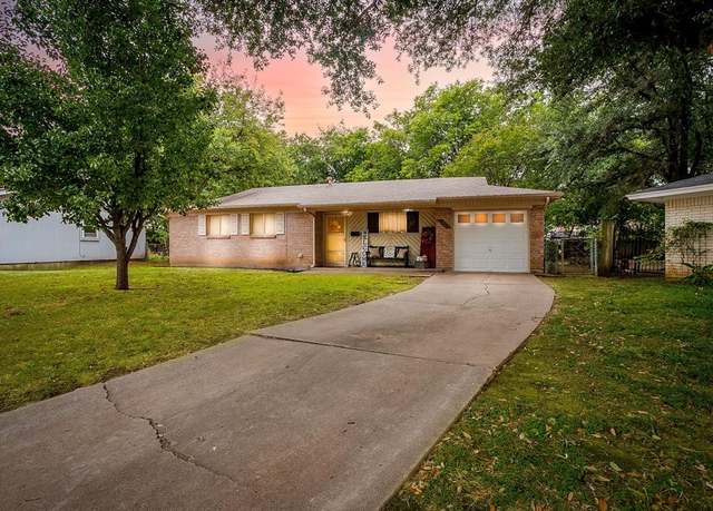 Property at 312 Gardenia Ct, Burleson, TX 76028, 3 beds, 2 baths