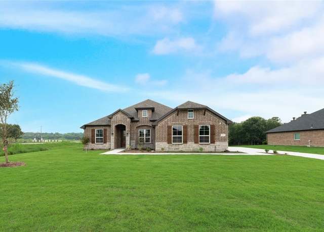 Property at 3915 Southern Oaks Dr, Royse City, TX 75189, 4 beds, 3 baths