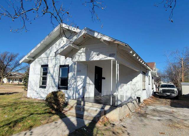 Property at 2168 Avenue H, Wichita Falls, TX 76309, 3 beds, 2 baths