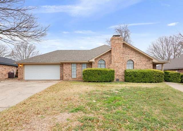 Property at 19 Oleander St, Waco, TX 76708, 3 beds, 2 baths