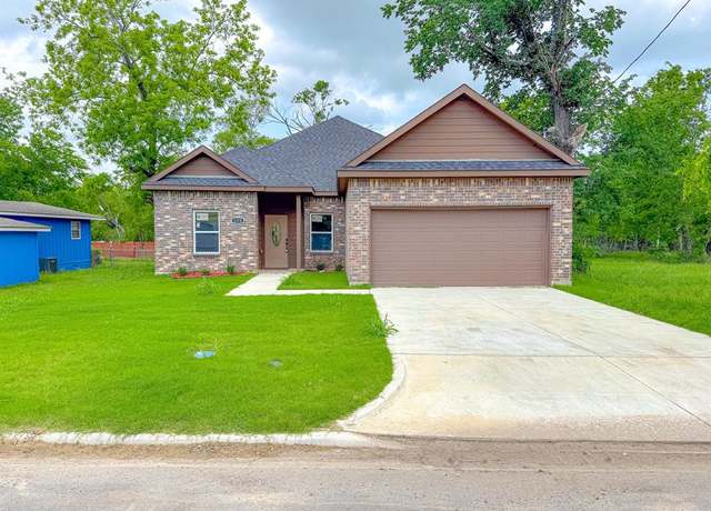 Property at 1314 E 3rd Ave, Corsicana, TX 75110, 3 beds, 2 baths