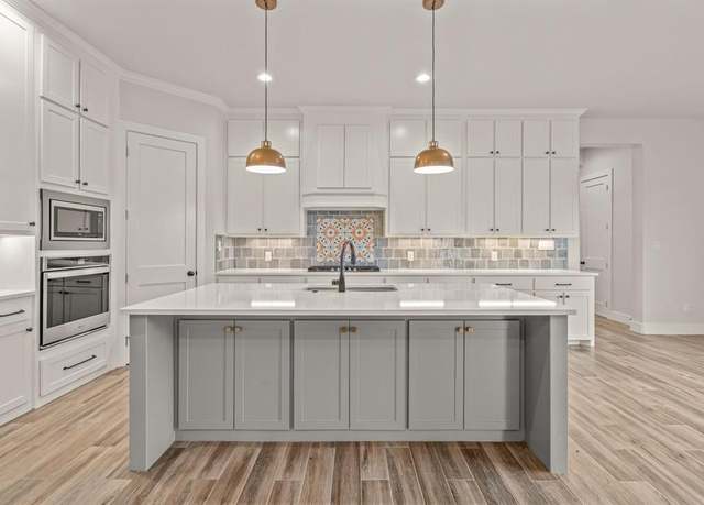 Property at 109 Maddox Pl, Aledo, TX 76008, 3 beds, 3.5 baths