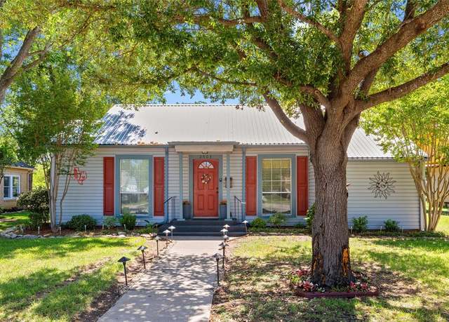 Property at 2503 Elizabeth Dr, Brownwood, TX 76801, 3 beds, 1 bath