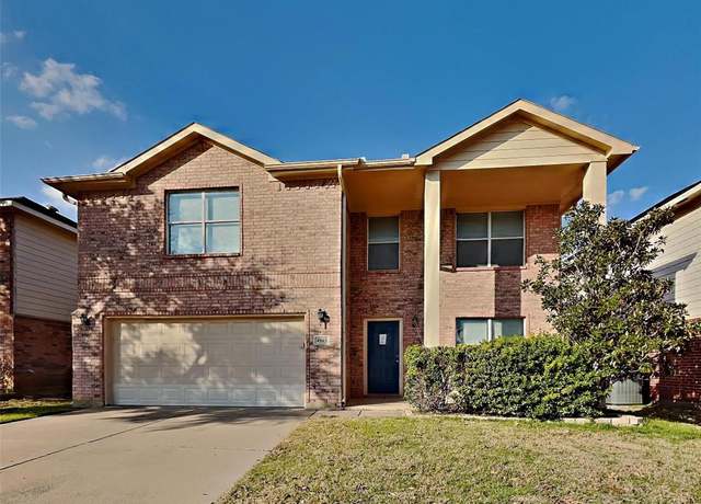 Property at 4904 Woodmeadow Dr, Fort Worth, TX 76135, 3 beds, 2 baths