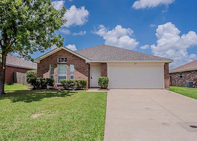 Property at 800 Rowdy Dr, Royse City, TX 75189, 3 beds, 2 baths