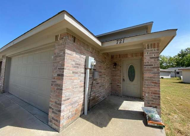 Property at 721 Prairie Creek Dr, Princeton, TX 75407, 8 beds, 5 baths