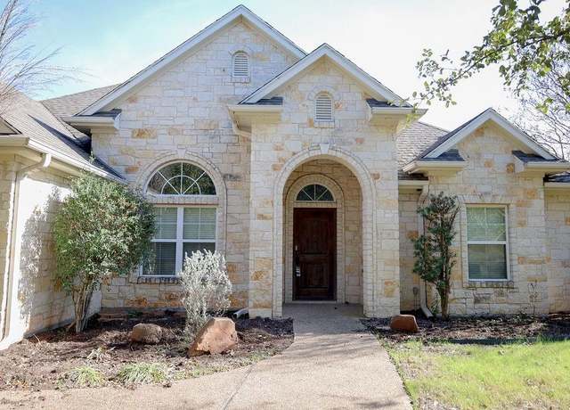 Property at 1304 Fort Collins Dr, Waco, TX 76712, 4 beds, 3 baths