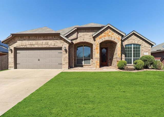 Property at 11124 Silver Horn Dr, Fort Worth, TX 76108, 4 beds, 2 baths