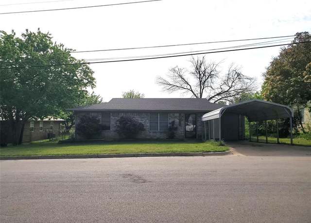 Property at 1405 Franklin St, Weatherford, TX 76086, 2 beds, 1 bath