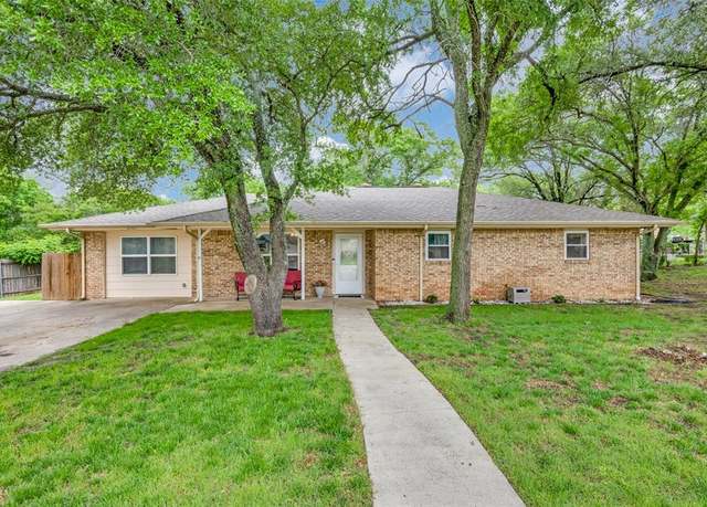 Property at 2705 S Lipsey St, Decatur, TX 76234, 4 beds, 2.5 baths