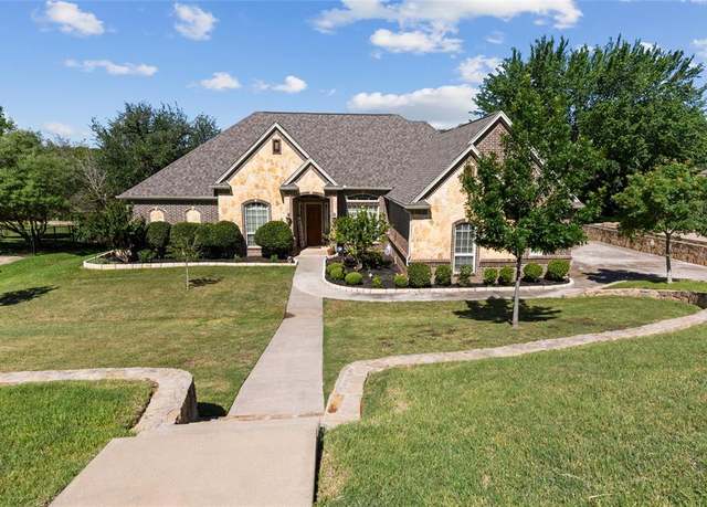 Property at 109 Creekwood Ct, Lakeside, TX 76108, 4 beds, 2.5 baths