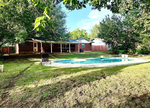 Property at 1602 England Rd, Arlington, TX 76013, 3 beds, 2 baths