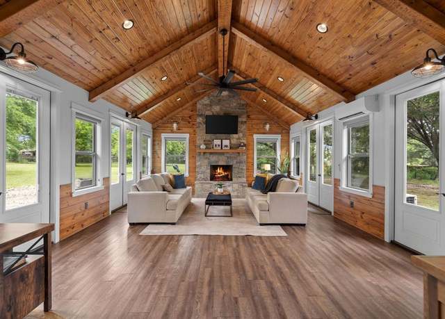 Property at 828 Crooked Creek Rd, Edgewood, TX 75117, 3 beds, 2.5 baths