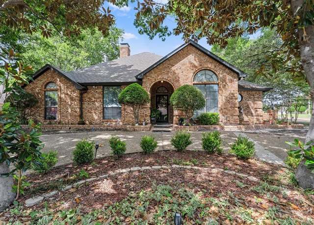 Property at 4929 Saint James Ct, Mesquite, TX 75150, 3 beds, 2.5 baths
