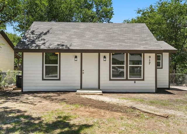 Property at 917 N Wood St, Denton, TX 76209, 2 beds, 2 baths