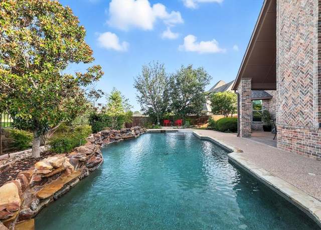 Property at 721 Cross Timbers Dr, Keller, TX 76248, 4 beds, 3.5 baths
