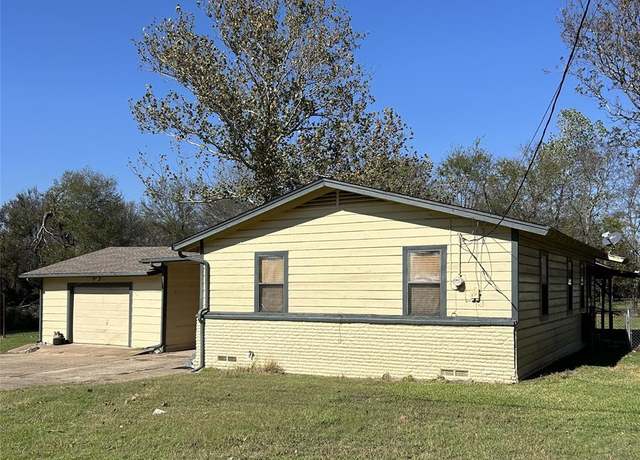 Property at 234 Texas St, Wills Point, TX 75169, 2 beds, 1 bath