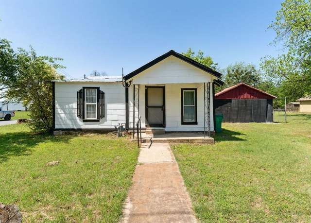 Property at 690 S Sixth St, Stephenville, TX 76401, 2 beds, 1 bath