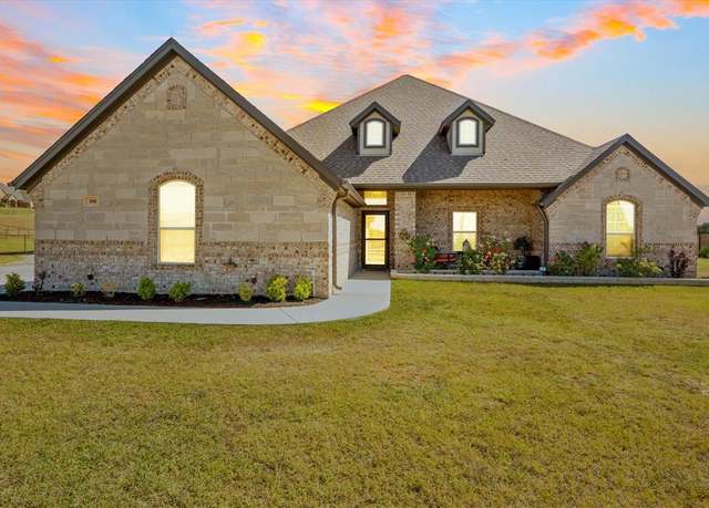 Property at 100 Mike Thornton Ct, Weatherford, TX 76088, 4 beds, 2 baths