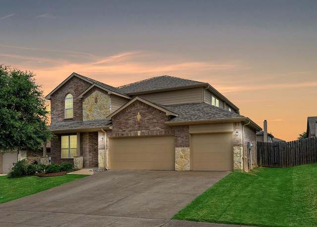Property at 1225 Feather Crest Dr, Krum, TX 76249, 5 beds, 4 baths
