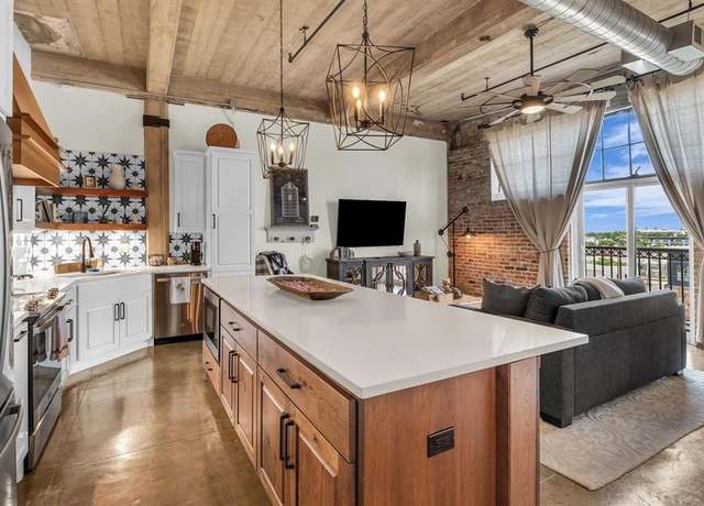 Property at 219 S 4th St #402, Waco, TX 76701, 1 bed, 1 bath