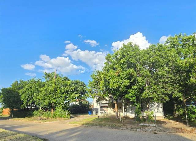 Property at 3338 Coronet Blvd, Dallas, TX 75212, 3 beds, 3 baths