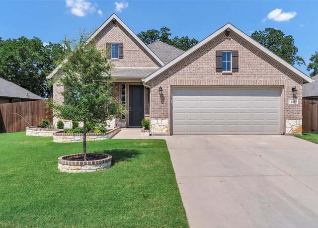 Property at 225 Gardenia Dr, Azle, TX 76020, 3 beds, 2 baths