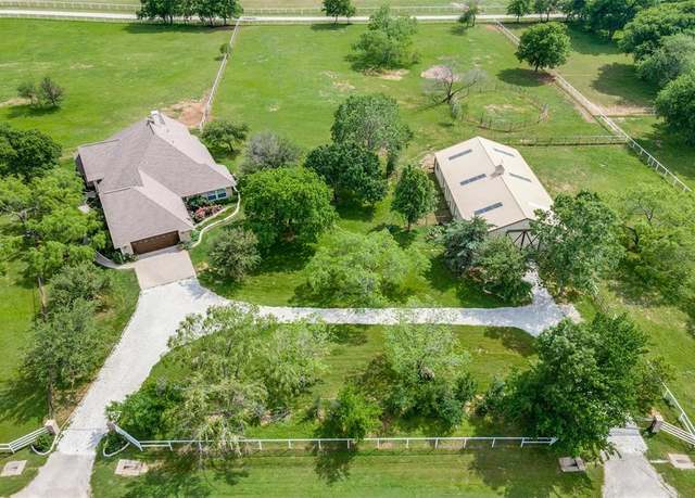 Property at 7791 Chasewood Ln, Aubrey, TX 76227, 3 beds, 2.5 baths