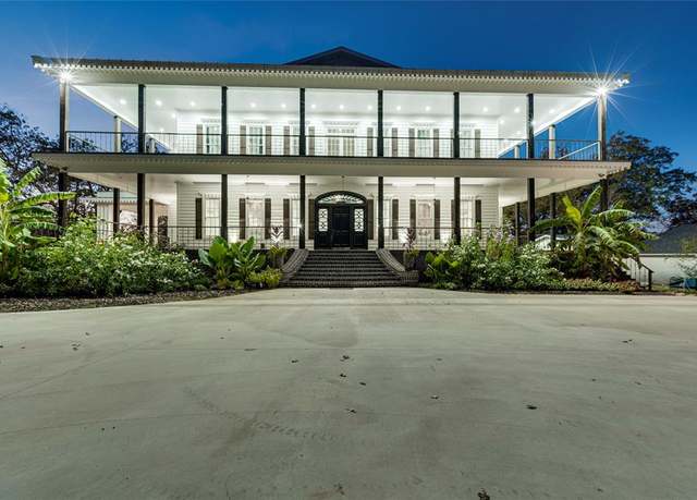 Property at 1351 Country Club Rd, Sulphur Springs, TX 75482, 5 beds, 4 baths