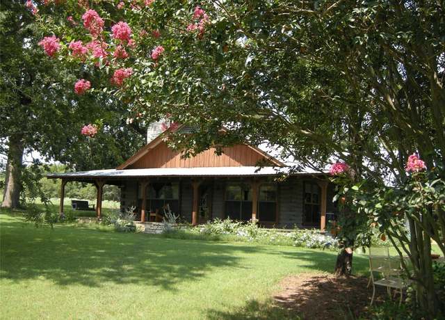 Property at 21004 FM 16 W, Lindale, TX 75771, 4 beds, 2 baths