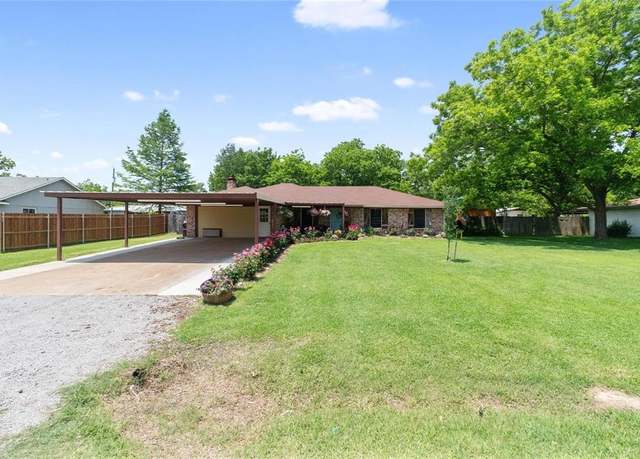 Property at 406 Chumney Dr, Teague, TX 75860, 3 beds, 2 baths