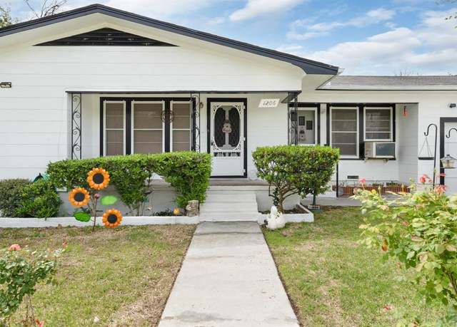 Property at 1206 W Jackson St, Clarksville, TX 75426, 3 beds, 2 baths