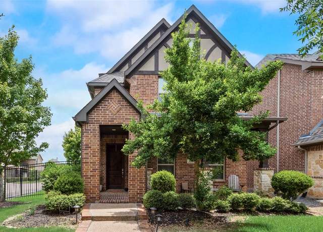 Property at 1217 Harris Hawk Way, Arlington, TX 76005, 3 beds, 2.5 baths