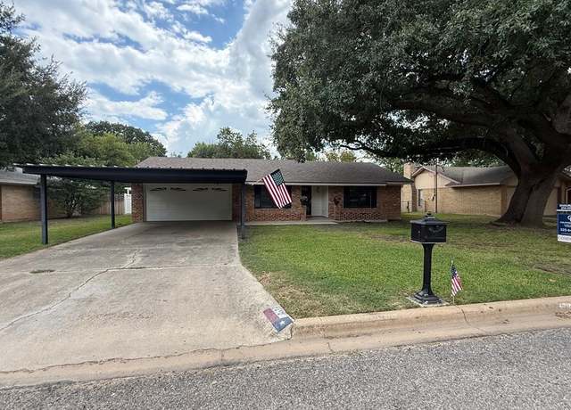 Property at 2410 Asbury St, Brownwood, TX 76801, 3 beds, 2 baths