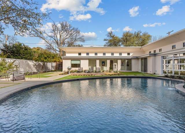 Property at 304 Crestwood Dr, Fort Worth, TX 76107, 5 beds, 5 baths