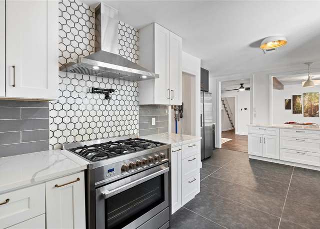 Property at 2744 Bay Meadows Ct, Farmers Branch, TX 75234, 4 beds, 3 baths