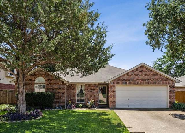 Property at 202 Yosemite Dr, Mansfield, TX 76063, 4 beds, 2 baths