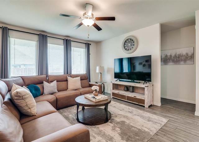 Property at 2313 Spokane Dr, Forney, TX 75126, 4 beds, 2 baths